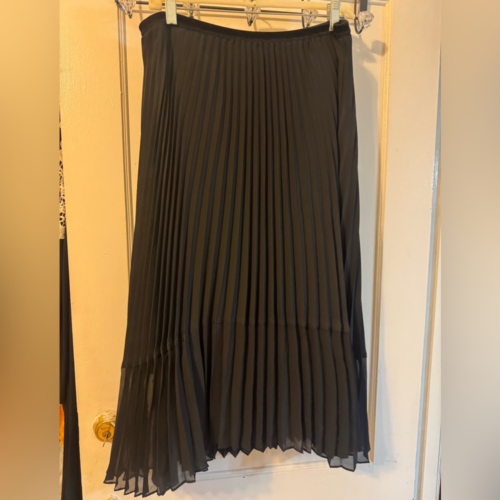 Elegant Black High Low Pleated Skirt
